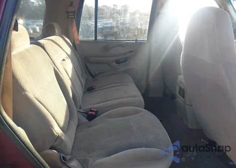 2000 Ford Expedition Xlt from USA, damaged, VIN 1FMRU1563YLB23652